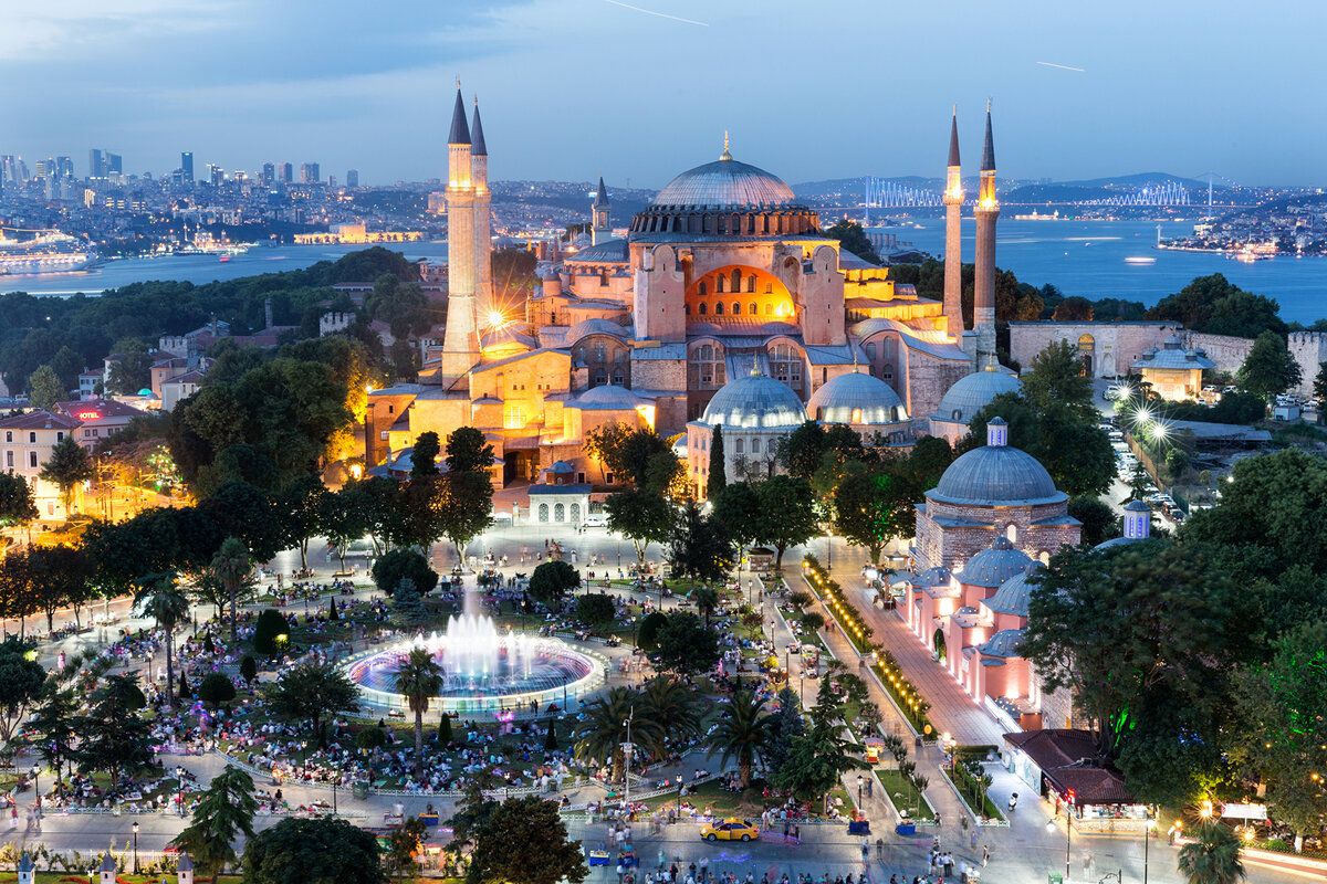 چطور یک راهنمای خوب برای سفر به استانبول پیدا کنیم؟؟