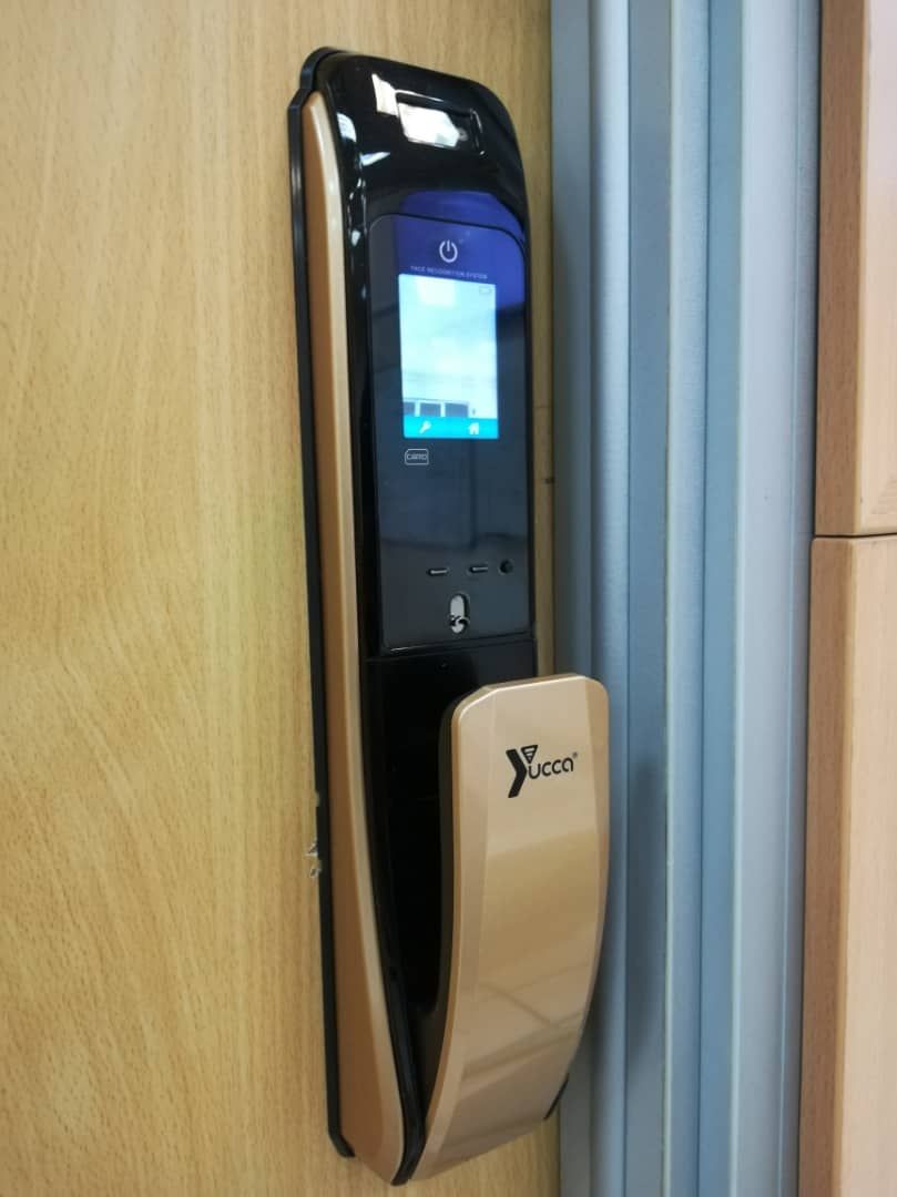 دستگیره دیجیتال لئو مکس