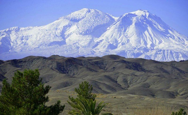 11 مورد از محبوب ترین کوه های ایران برای کوهنوردی 11 محبوب ترین کوه های ایران تفتان