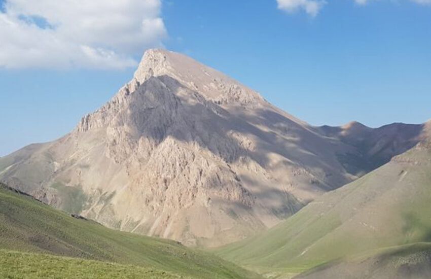 11 مورد از محبوب ترین کوه های ایران برای کوهنوردی 10 محبوب ترین کوه های ایران - آزادکوه