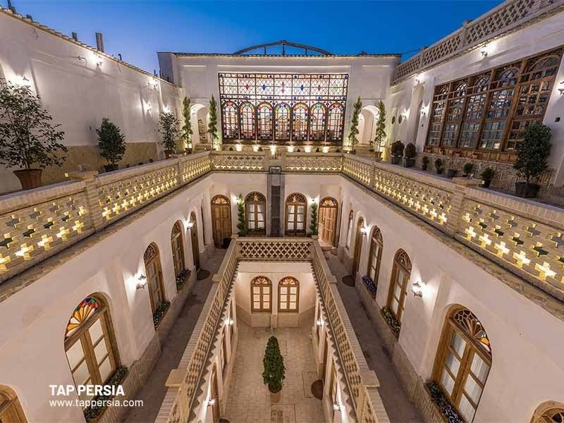Best Boutique Hotels in Iran - Qasr Monshi Hotel - Tap Persia