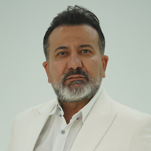 برزین خواننده ای که با دقت بالا آهنگ هایش را می سازد 4 برزین