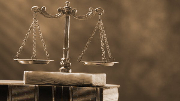 وکیل پایه یک دادگستری کیست؟