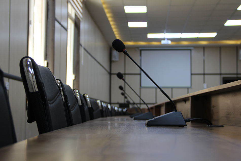 صامع راهکاری کامل برای تجهیز سالن‌های کنفرانس