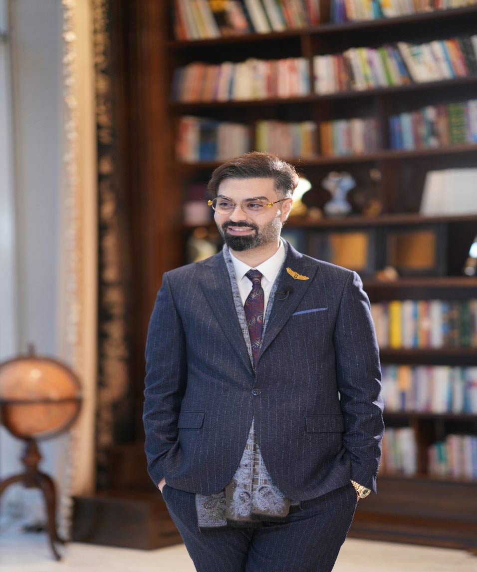 ماکان آریا پارسا مدیر توانمند