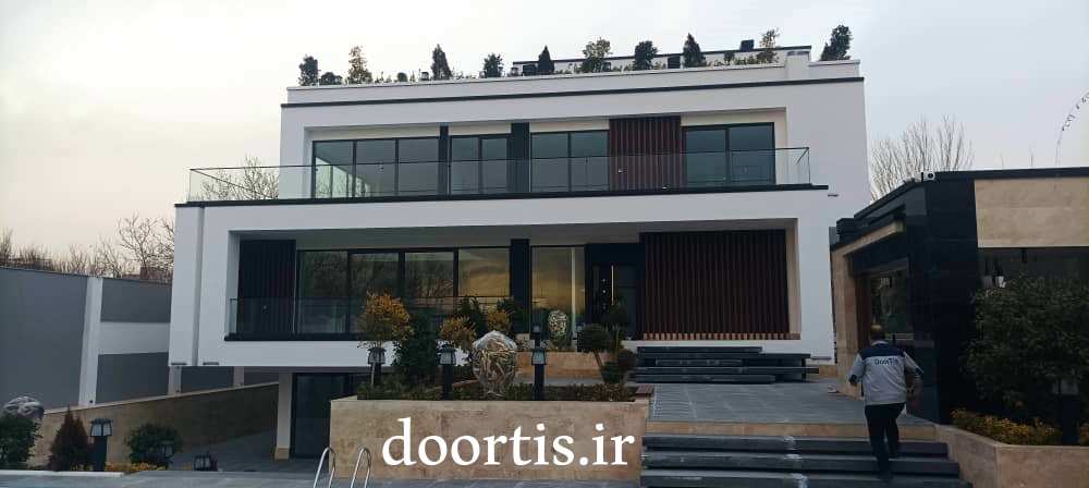 نرده شیشه ای بالکن