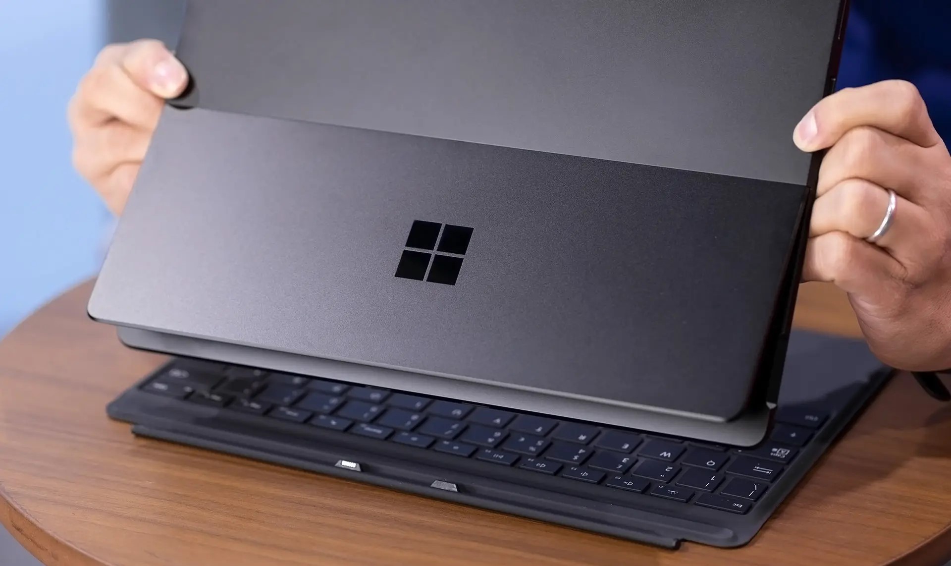 افزایش عمر باتری سرفیس پرو