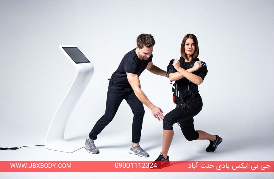 در حال تمرین با دستگاه ایکس بادی
