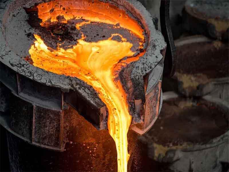 نمای نزدیک از ریخته‌گری در قالب با دقت بالا