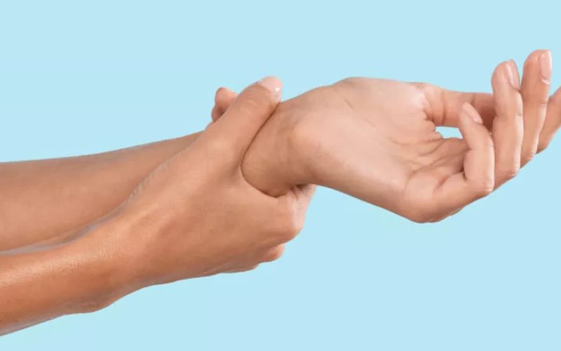 بی حس شدن دست چپ، در بعضی مواقع، می‌تواند یک هشدار خطرناک باشد.
