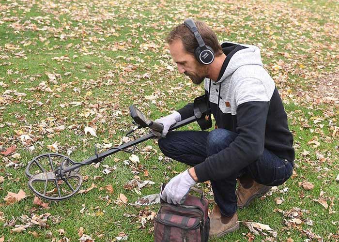 دستگاه فلزیاب