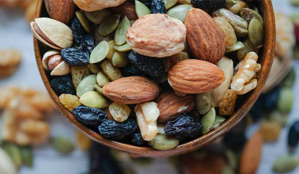 چگونه آجیل مخلوط درست کنیم؟ آموزش درست کردن انواع آجیل مخلوط