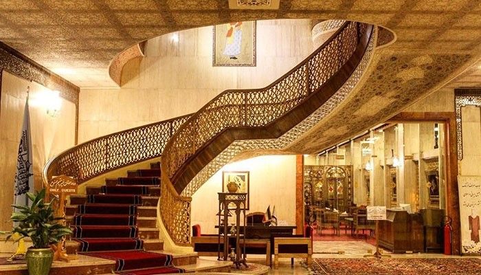 لابی هتل عباسی در اصفهان