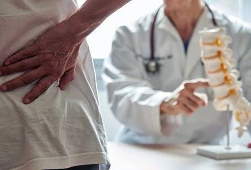علائم فتق دیسک کمر و فتق دیسک گردن چیست؟