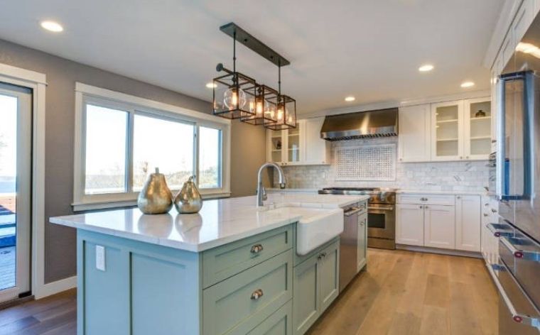 کابینت آشپزخانه سفید با چه رنگهایی ست می شود و بهترین ترکیب را تشکیل می ‌دهد؟