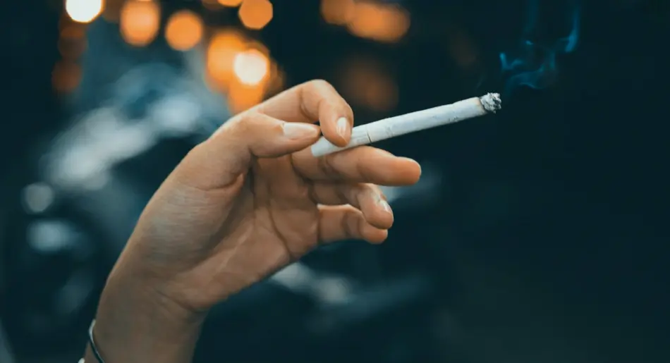 عوارض سیگار برای زنان