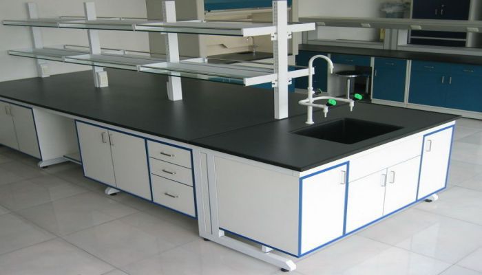 میز و کابینت و سکوبندی آزمایشگاهی از نیازهای اولیه هر آزمایشگاه است.