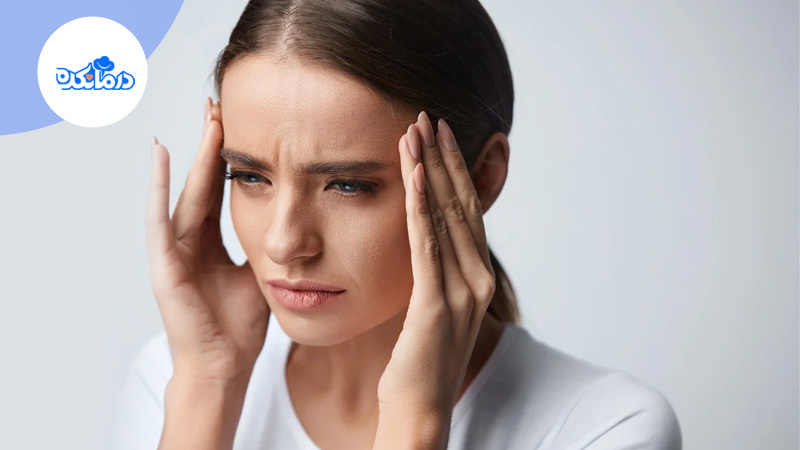 a woman having headache
