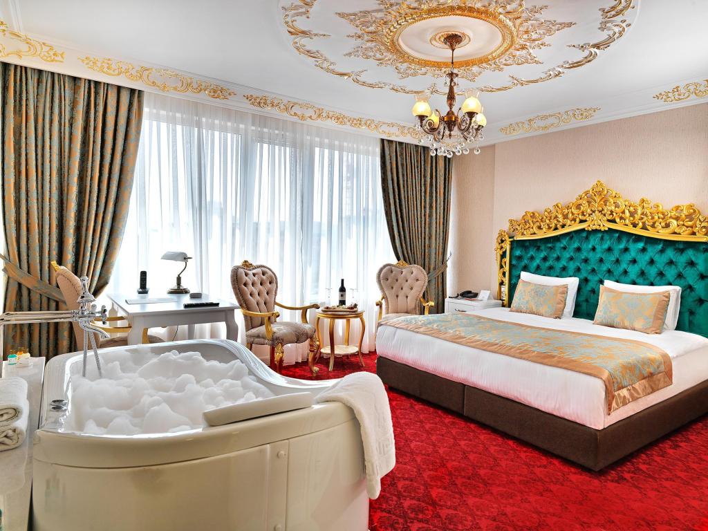 تور استانبول هتل وایت مونارچ + قیمت