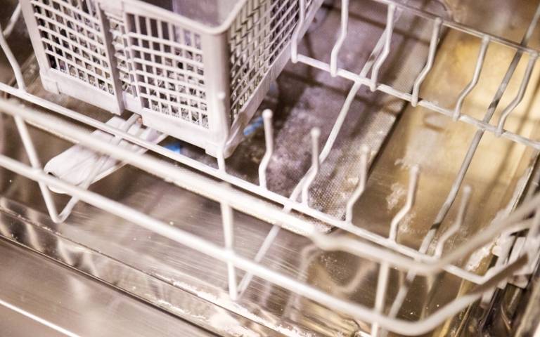 روش جرم گیری سبدهای ماشین ظرفشویی