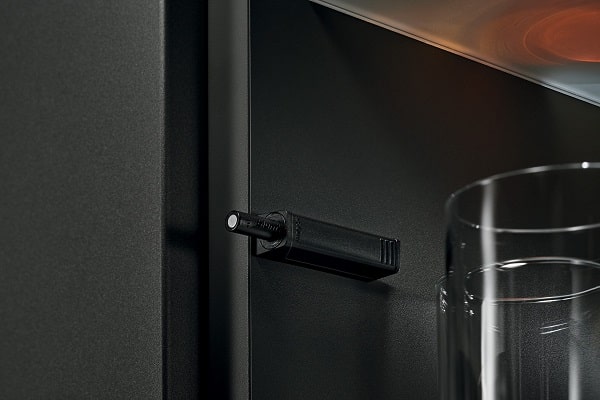 فروشگاه سارو گلوبال عرضه کننده انواع یراق الات درب و کابینت است.