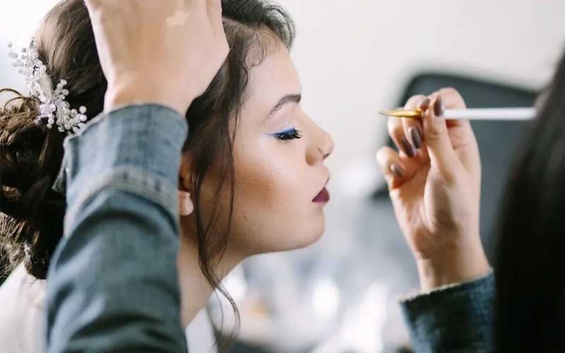 دوره میکاپ عروس رزسرخ