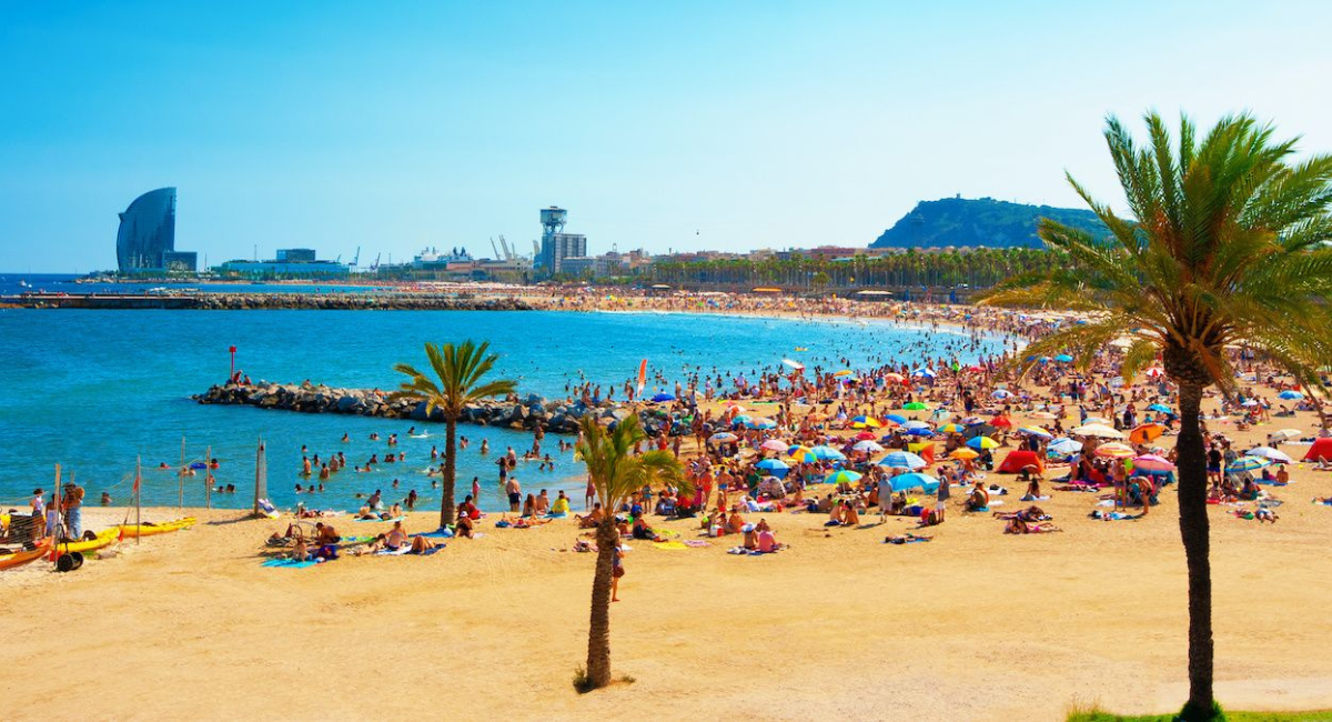 بهترین تفریحات در سواحل بارسلونا اسپانیا