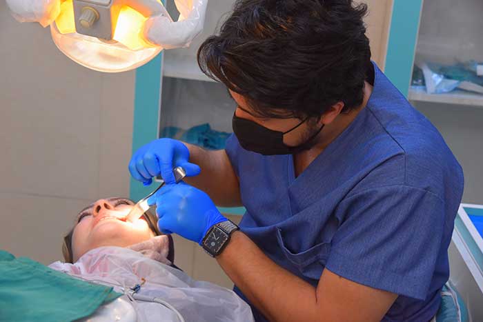 ایمپلنت دندان در نجف آباد در کلینیک مهرگان