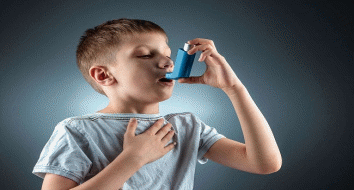 فصل بهار زمانی چالش برانگیز برای کودکان مبتلا به آسم است.