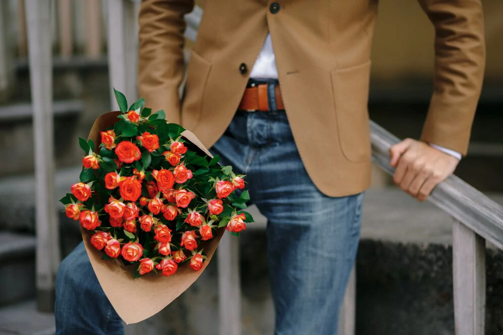 گل مناسب برای اولین قرار عاشقانه چه گلی است؟ 3 رز مرسوم ترین گل برای قرار های عاشقانه