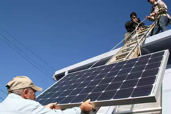 دوره آموزشی نصب پنل خورشیدی؛ راهی به سوی آینده ای پایدار