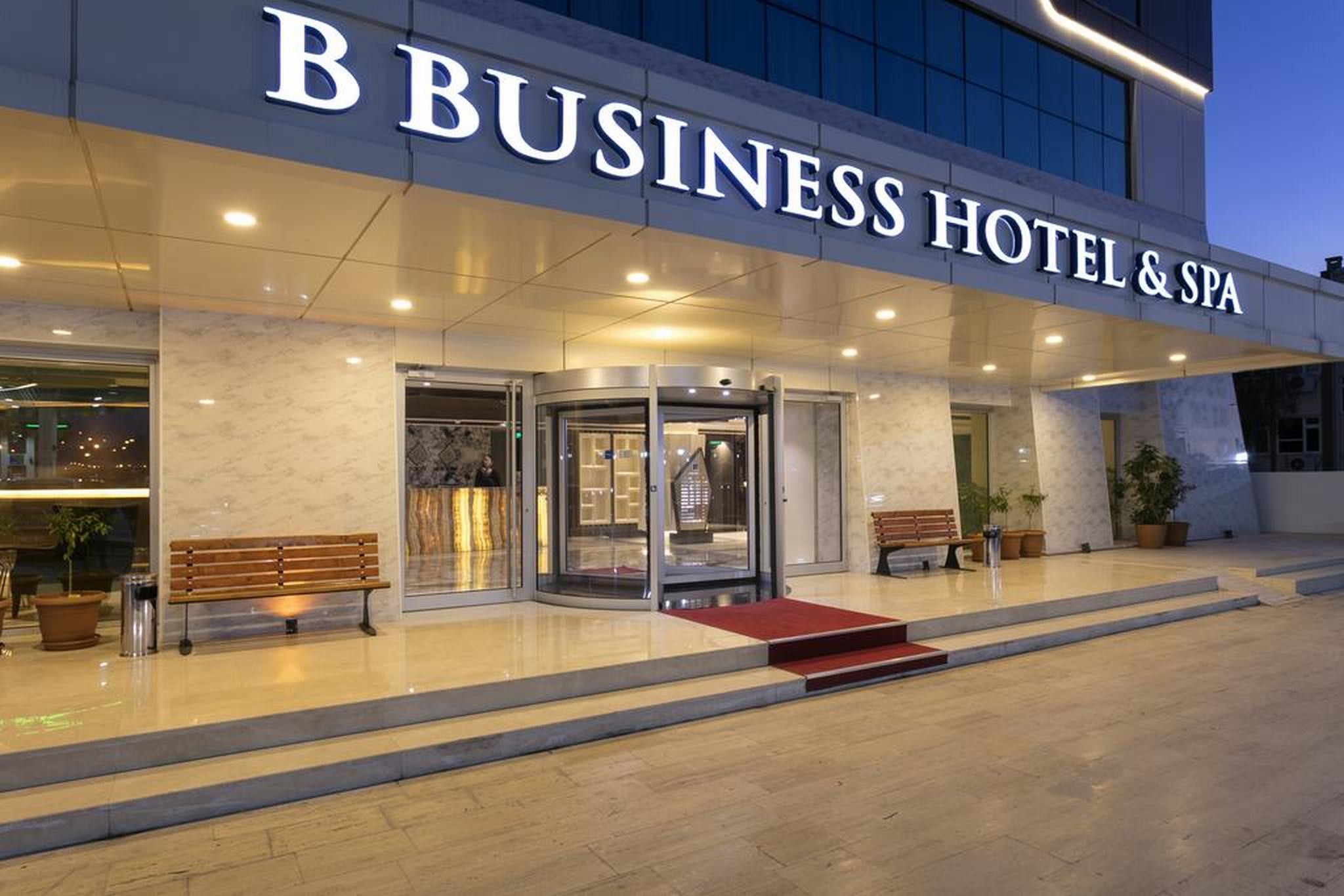 هتل ۴ ستاره B Business Hotel & Spa