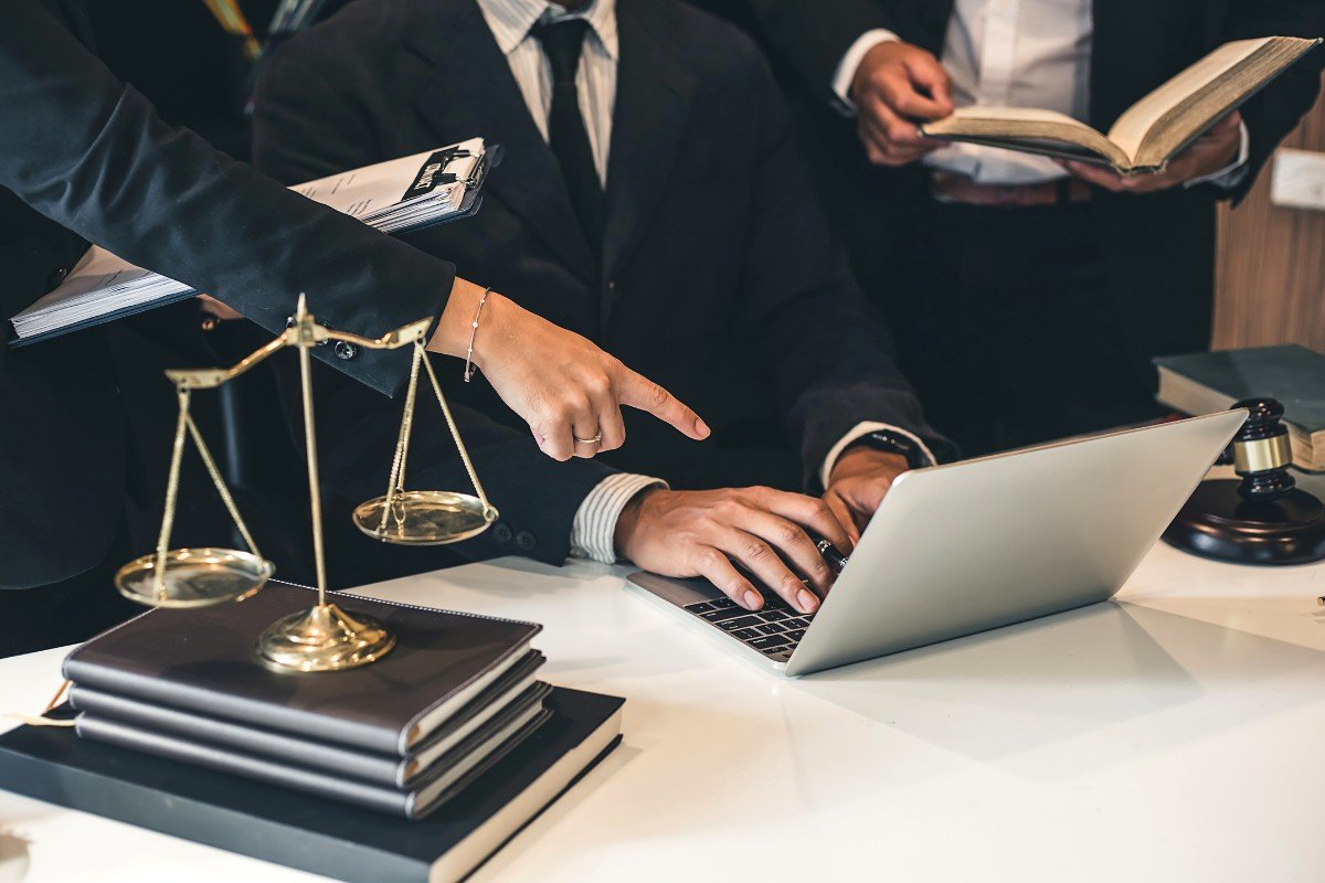 چرا انتخاب وکیل کیفری مناسب برای پرونده حقوقی ما مهم است؟