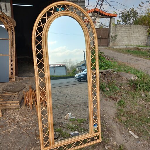 آینه قدی: پنجره‌ای به دنیای داخلی خود
