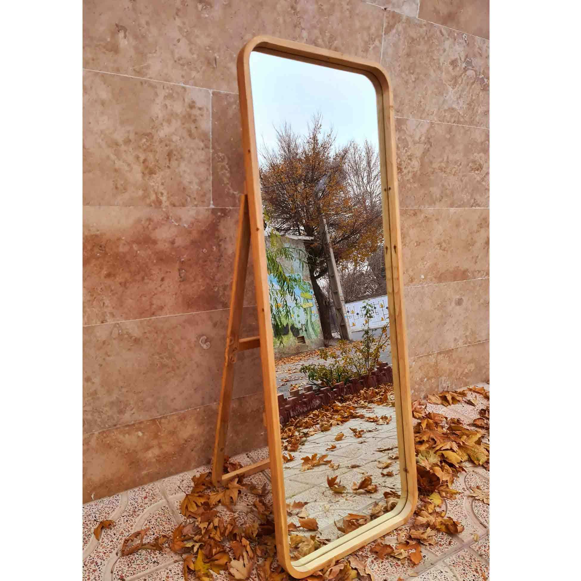 آینه قدی: پنجره‌ای به دنیای داخلی خود