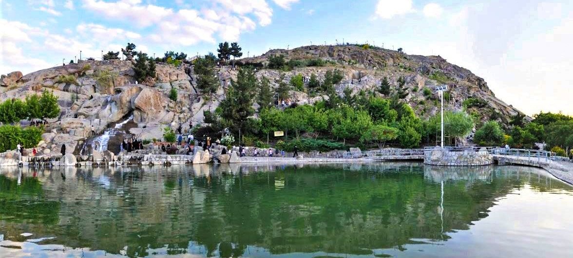 مشهد کوه سنگی