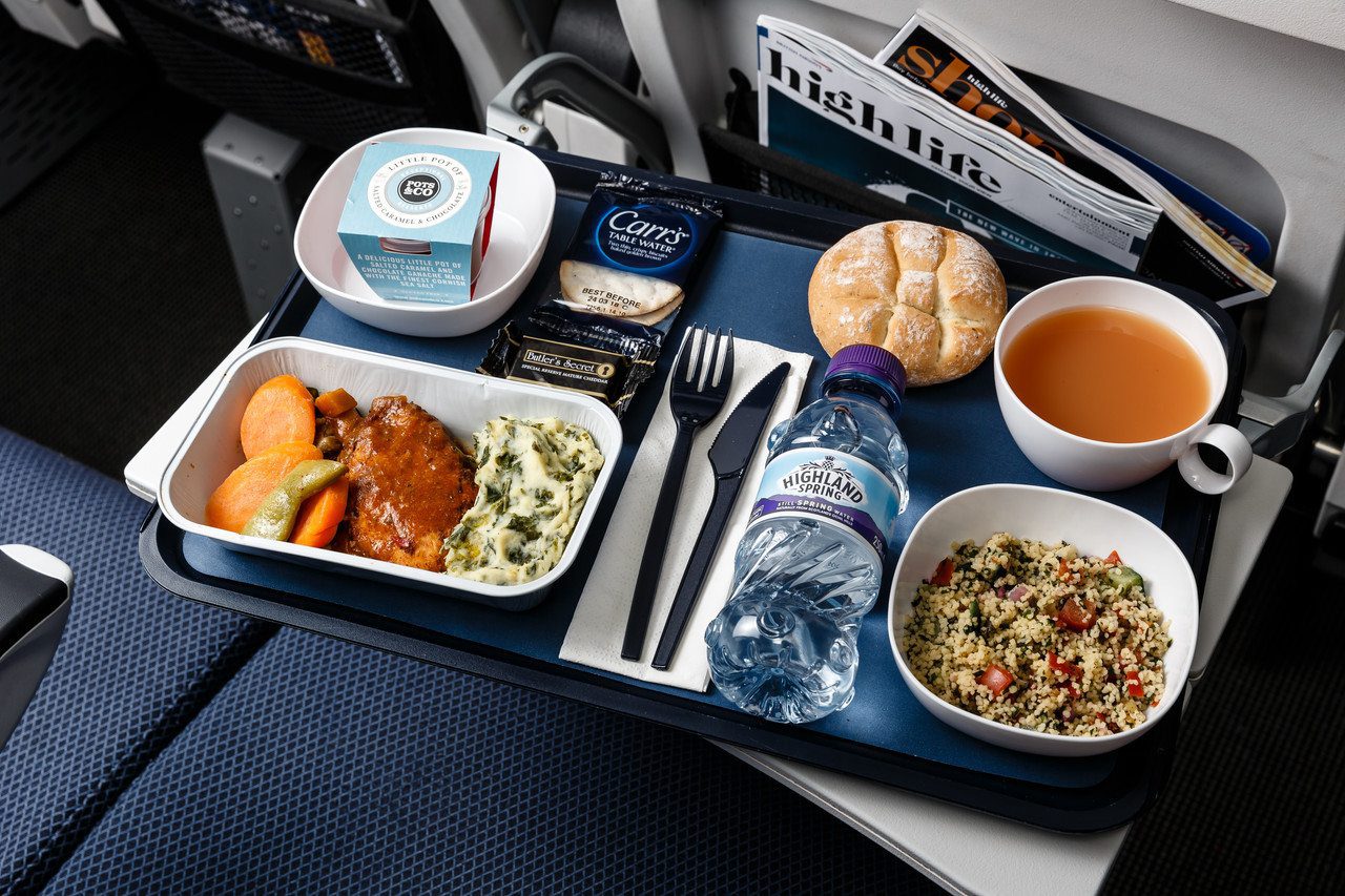 آیا میتوان در سفر هوایی نوع غذا را تعیین کرد؟