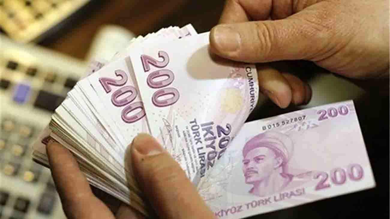 سفر به استانبول با لیر یا دلار؟
