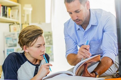 بهترین قیمت معلم خصوصی در منزل و آنلاین سال 1402 و 1403