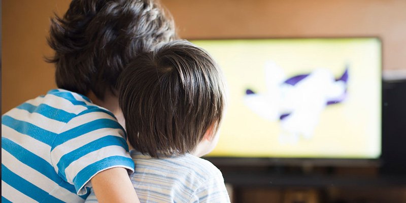تماشای تلویزیون برای کودکان: فواید و مضرات