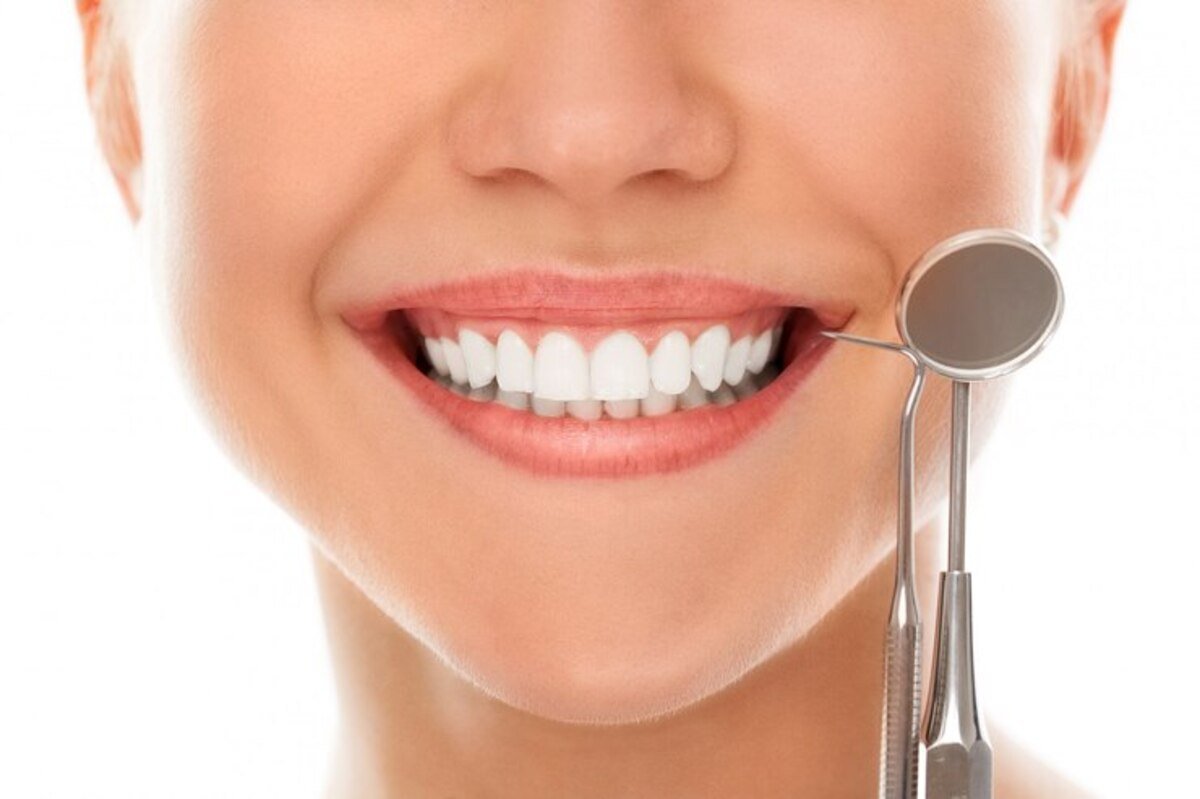 طراحی لبخندی زیبا با کلینیک دکتر هومن پاک نیت:
