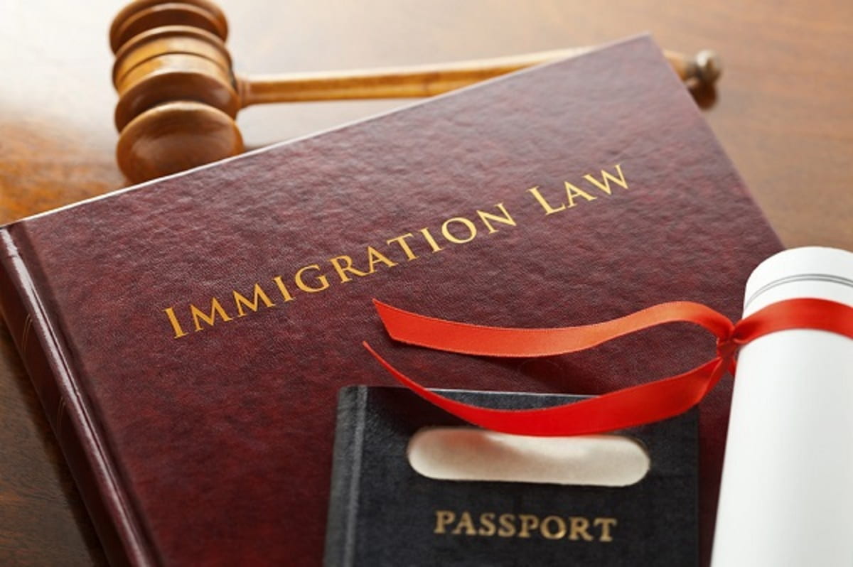 چالش های پیدا کردن وکیل مهاجرتی کانادا