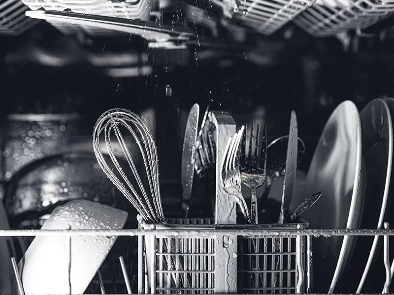 شستن قاشق چنگال با ماشین