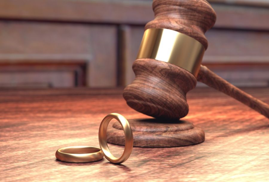 دادگاه برای طلاق زوجین