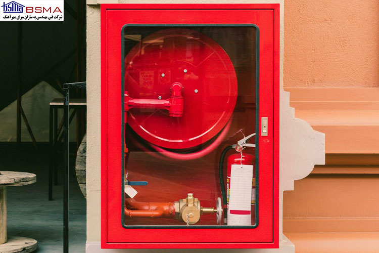 قرقره‌ها در داخل جعبه آتش نشانی