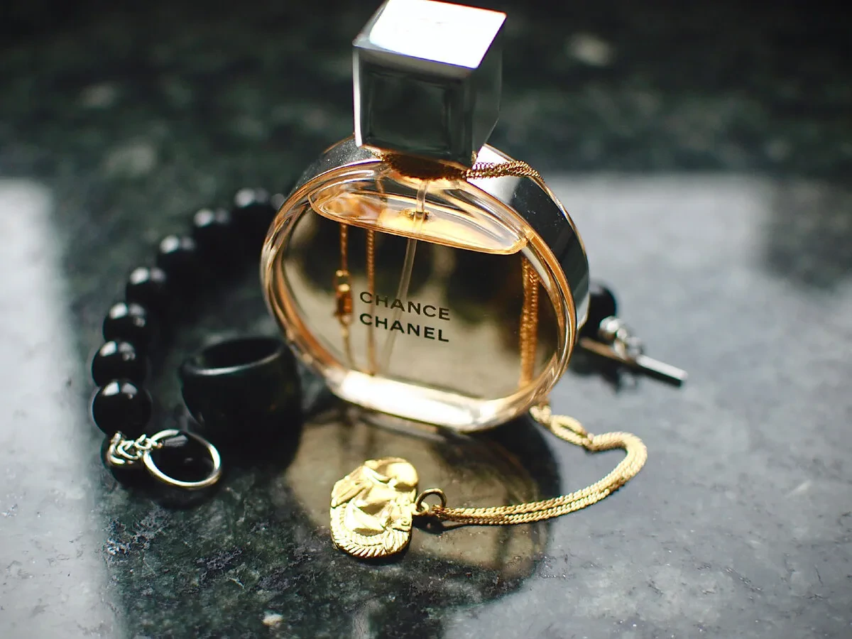 یک فروشگاه عطر و ادکلن معتبر چه ویژگی هایی دارد؟