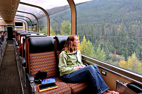 تجربه‌ای متفاوت از سفر: مقایسه سفر با قطار و هواپیما