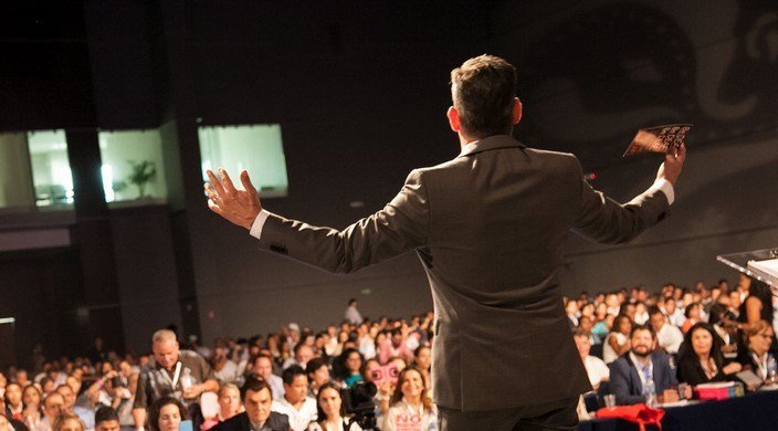 چطور ارائه خوب داشته باشیم؟ دوره فن بیان بهارمن