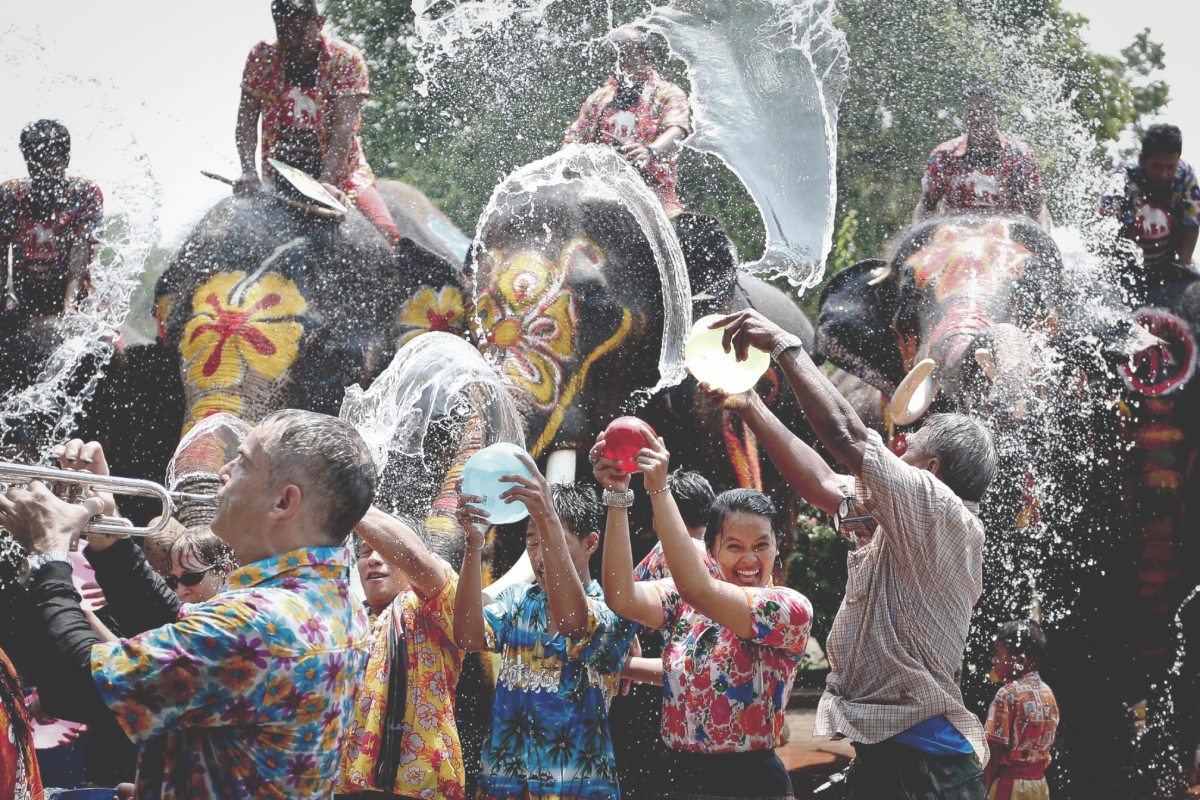 سونگکران؛ فستیوالی با شرکت آدم‌ها و فیل‌ها